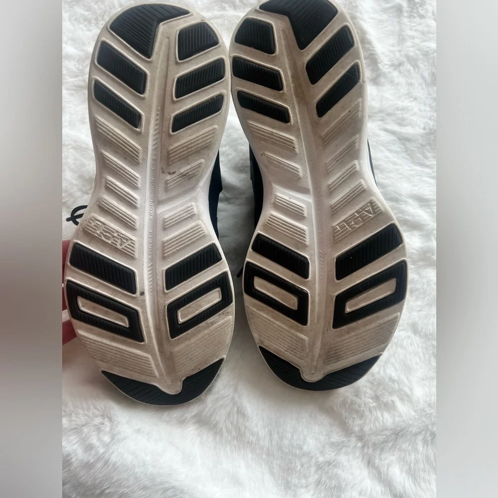 Black APL Sneakers - Womens Size 7.5 - Picture 4 of 5